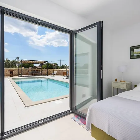115 Villa *