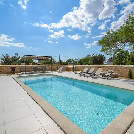 115 Villa